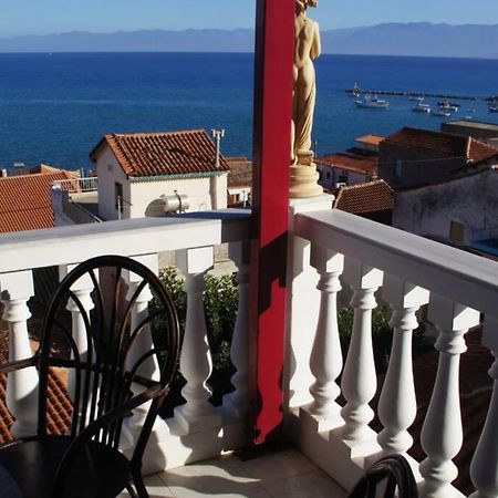 Über den Dächern von Koroni Exterior foto